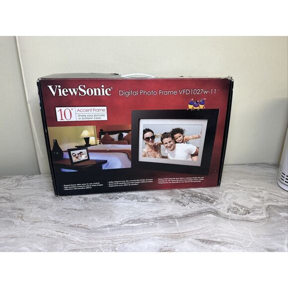 ViewSonic‎ VFD1027w-11 10'' Digital Photo Frame with Internal Memory - Picture 1 of 9